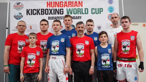 Esztergomi Kick-box SE versenyzőivel a budapesti Világkupán (fotó: Bogár Mihály)